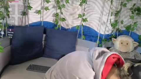Snapshot of itszairen chatting on 2, 6, 2026 itszairen online show from 2, 6, 2026