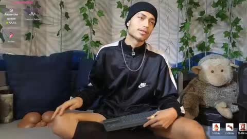Snapshot of itszairen chatting on 4, 6, 2026 itszairen online show from 4, 6, 2026