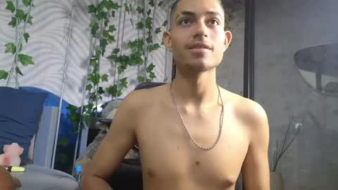Snapshot of itszairen chatting on 5, 6, 2026 itszairen online show from 5, 6, 2026