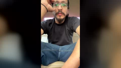 Frederect Cumms online show from 11, 4, 2026