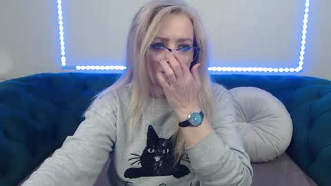 Snapshot of ivanacharm chatting on 4, 5, 2026 ivanacharm online show from 4, 5, 2026