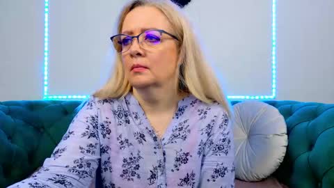 Snapshot of ivanacharm chatting on 1, 6, 2026 ivanacharm online show from 1, 6, 2026