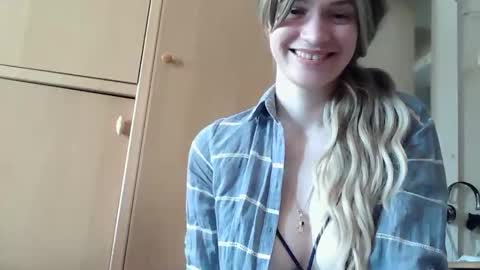 Snapshot of ivetta911 chatting on 1, 3, 2026 ivetta911 online show from 1, 3, 2026