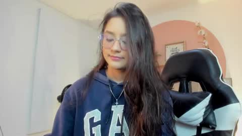 I V E T T E online show from 29, 4, 2026