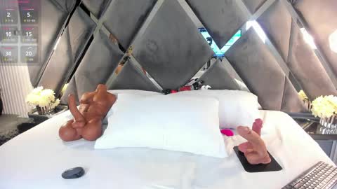 ivonne_millerr online show from 24, 4, 2026