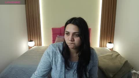 Snapshot of ivonneross_ chatting on 16, 5, 2026 I V O N N E R O S S online show from 16, 5, 2026