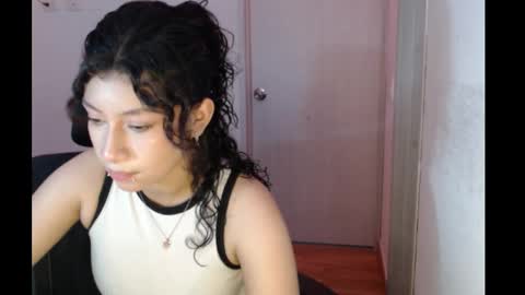 Snapshot of ivonny111 chatting on 12, 11, 2025 ivonny111 online show from 12, 11, 2025