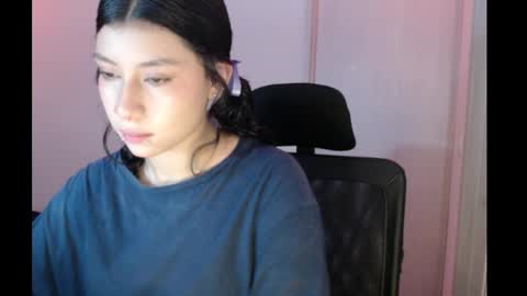 Snapshot of ivonny111 chatting on 13, 11, 2025 ivonny111 online show from 13, 11, 2025