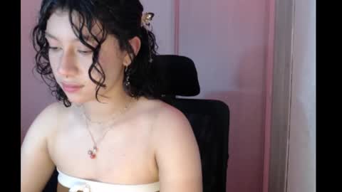 Snapshot of ivonny111 chatting on 27, 11, 2025 ivonny111 online show from 27, 11, 2025