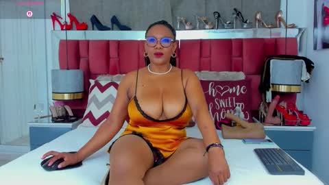 Snapshot of ivonsanchez chatting on 9, 1, 2026 IVONSANCHEZ online show from 9, 1, 2026