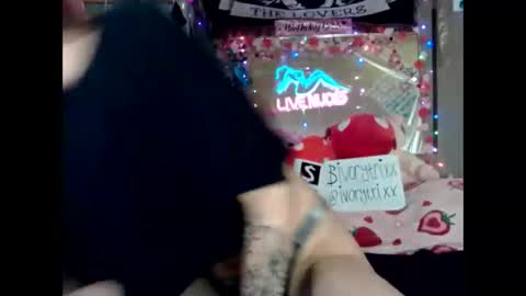 ivorytrixx online show from 31, 5, 2026