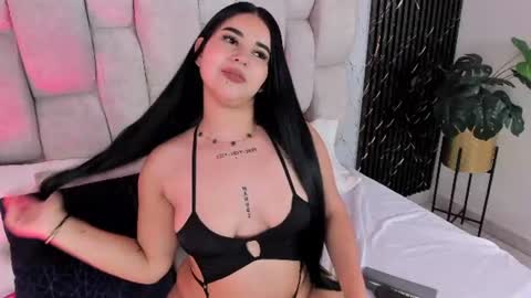 ivvonymonroe online show from 23, 7, 2026