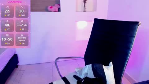 Snapshot of ivybliss8 chatting on 23, 2, 2025 i v y b l i s s online show from 23, 2, 2025