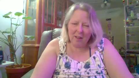 ivyjane3522 online show from 19, 4, 2026