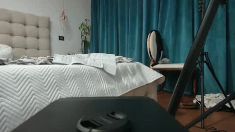  Ivy  online show from 5, 2, 2026