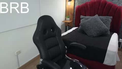 Snapshot of ivyrush09 chatting on 15, 10, 2025 ivyrush09 online show from 15, 10, 2025