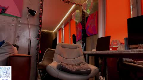 Snapshot of izi_fox chatting on 5, 6, 2026 izi online show from 5, 6, 2026