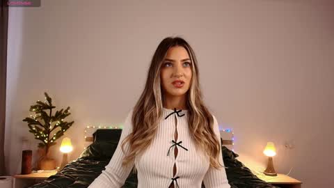 Snapshot of izy_bellee chatting on 15, 1, 2025 izy bellee online show from 15, 1, 2025