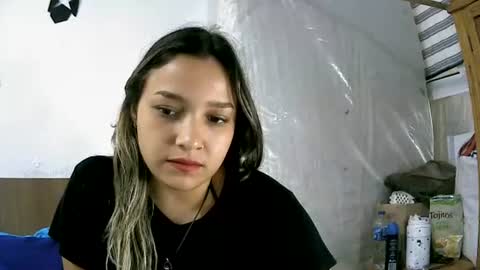 izzy_32 online show from 28, 7, 2026