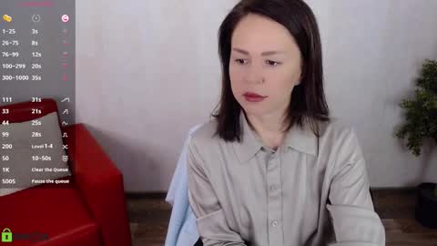 Queen of nylon  Victoria online show from 29, 11, 2025