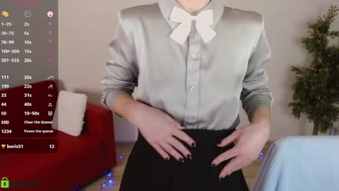 Queen of nylon  Victoria online show from 25, 3, 2026