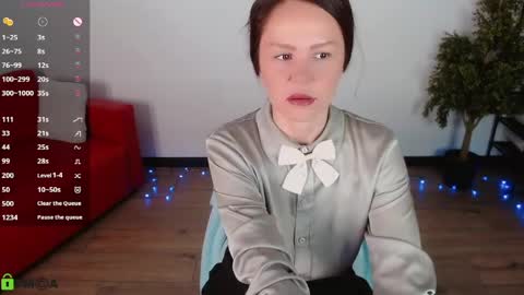 Queen of nylon  Victoria online show from 23, 5, 2026