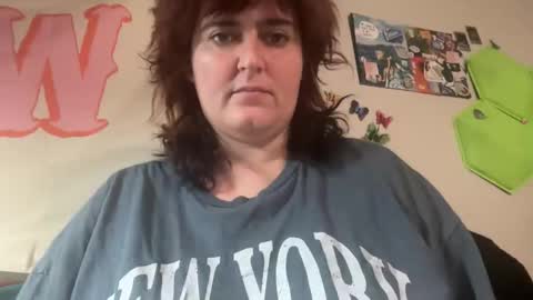 Snapshot of izzyishottttt chatting on 26, 10, 2025 izzyishottttt online show from 26, 10, 2025