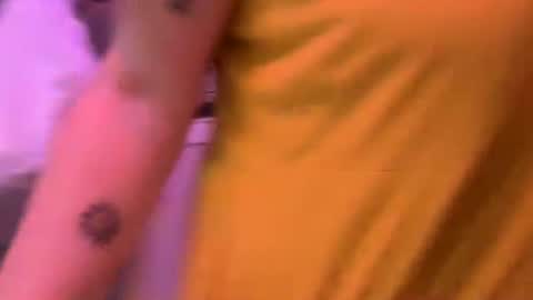 Snapshot of izzyishottttt chatting on 29, 10, 2025 izzyishottttt online show from 29, 10, 2025