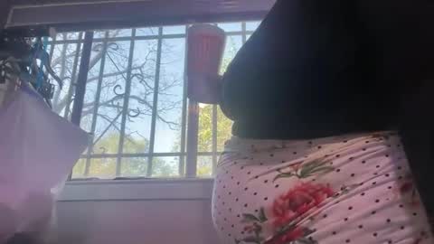 Snapshot of izzyishottttt chatting on 30, 10, 2025 izzyishottttt online show from 30, 10, 2025