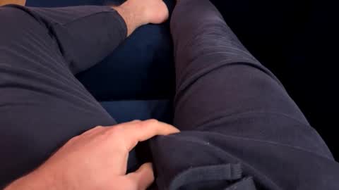 Snapshot of j0n275 chatting on 19, 11, 2025 j0n275 online show from 19, 11, 2025