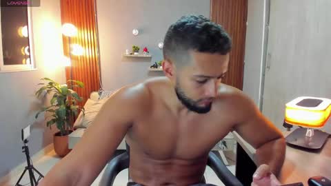 Calix  Independient model Insta and twt Calixsnake online show from 10, 5, 2026