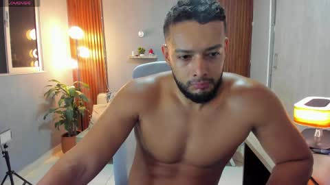 Calix  Independient model Insta and twt Calixsnake online show from 12, 5, 2026