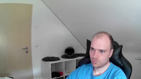 here4y online show from 25, 4, 2026