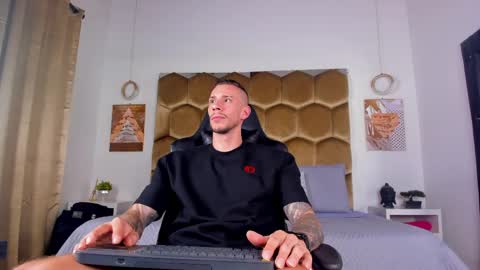 J King online show from 25, 5, 2026