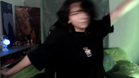 jade 18  online show from 11, 9, 2025