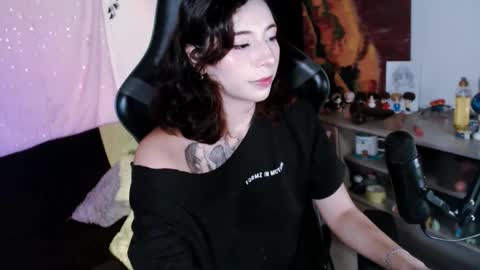 jade 18  online show from 23, 2, 2026