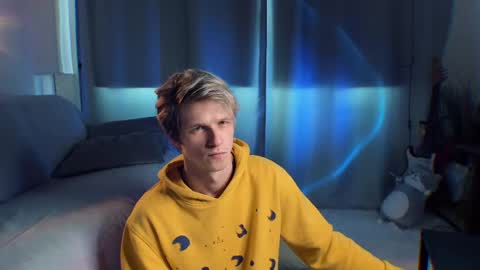 Snapshot of jack_frozt chatting on 18, 5, 2026 brestonsweet online show from 18, 5, 2026