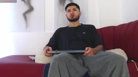    online show from 21, 4, 2026