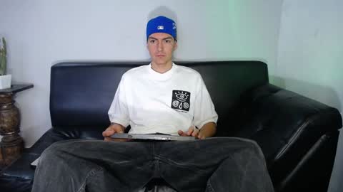 INDEPENDENT MODEL online show from 8, 1, 2025