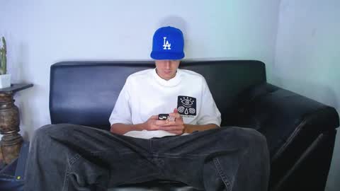 INDEPENDENT MODEL online show from 8, 1, 2025