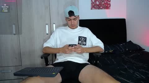 INDEPENDENT MODEL online show from 5, 2, 2025