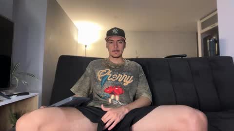 INDEPENDENT MODEL online show from 3, 12, 2025