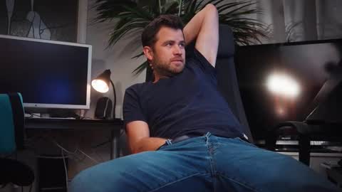 Snapshot of jackoffdude85 chatting on 12, 11, 2025 Colten Carter online show from 12, 11, 2025