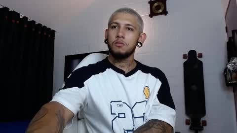 Michael Caicedo online show from 3, 2, 2025