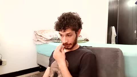 Snapshot of jacobmurphy2103 chatting on 15, 12, 2025 JACOB ROBIN online show from 15, 12, 2025