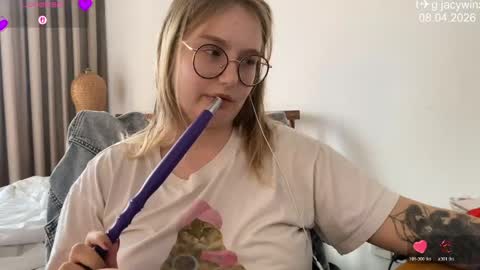 jacywinslat online show from 8, 4, 2026