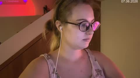 Snapshot of jacywinslat chatting on 7, 6, 2026 jacywinslat online show from 7, 6, 2026