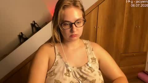 jacywinslat online show from 6, 7, 2026