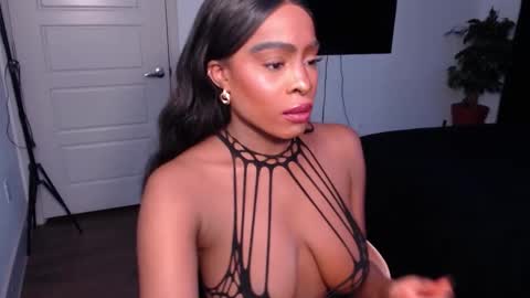 Jade online show from 4, 12, 2025