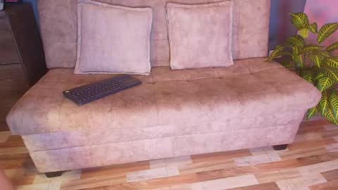  Jade Brunete  online show from 22, 4, 2026